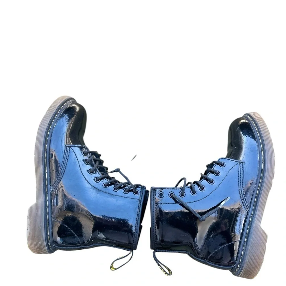 Dr. Marten’s TODDLER 1460 RAINBOW PATENT LEATHER LACE UP BOOTS - Size 2 - Black
